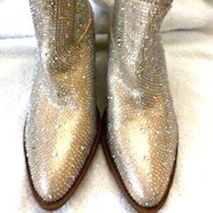 Forever brand "River" heeled ankle boots in sparkle finish NWOT Size 8